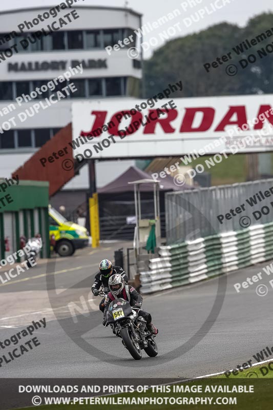 Vintage motorcycle club;eventdigitalimages;mallory park;mallory park trackday photographs;no limits trackdays;peter wileman photography;trackday digital images;trackday photos;vmcc festival 1000 bikes photographs
